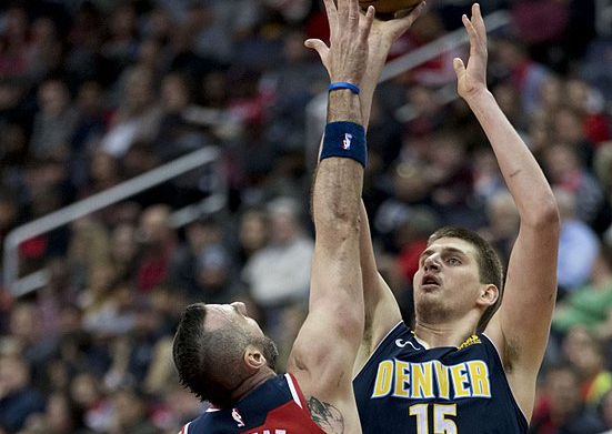 并不仅仅在 并不仅仅在